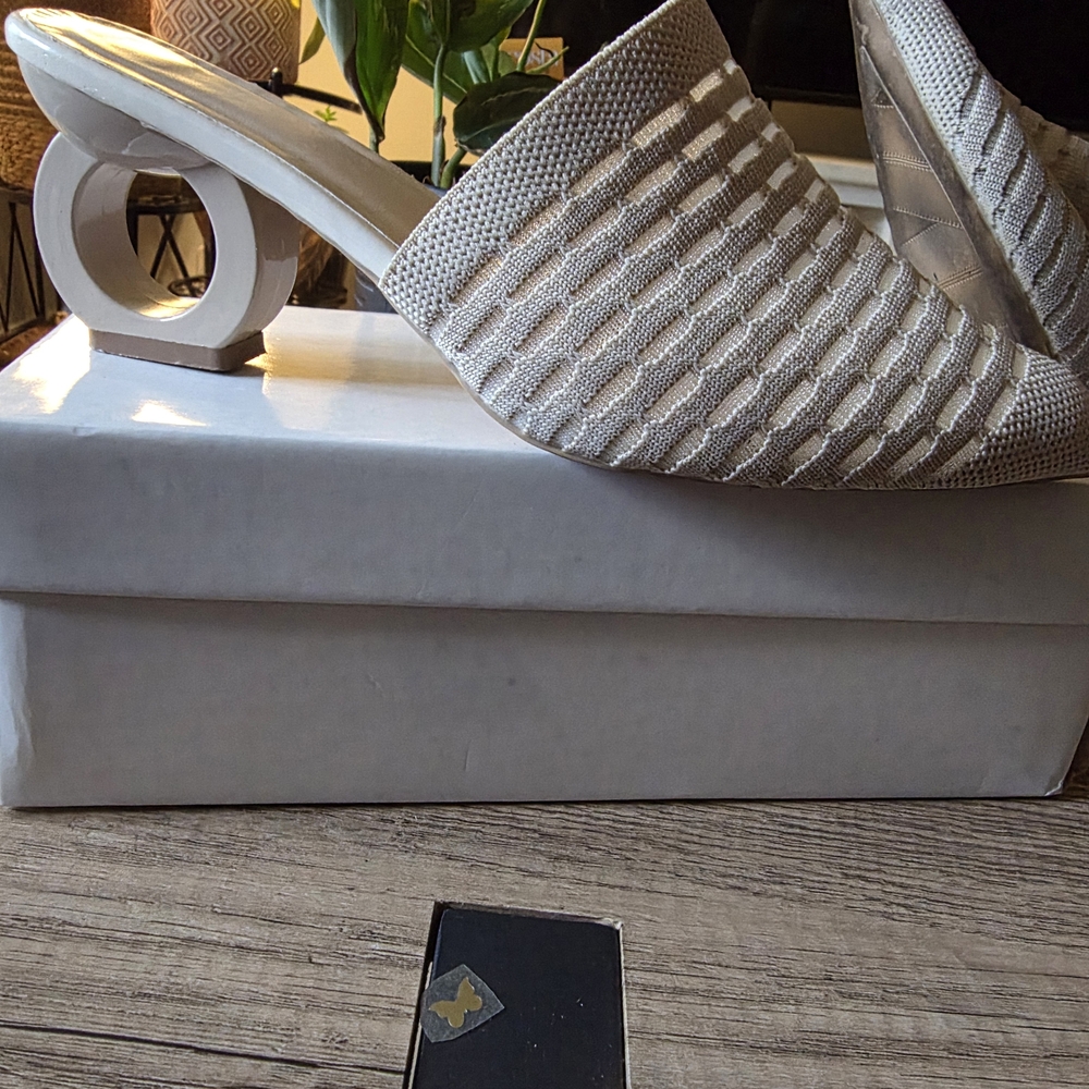 Elegant Cream Women's Mules